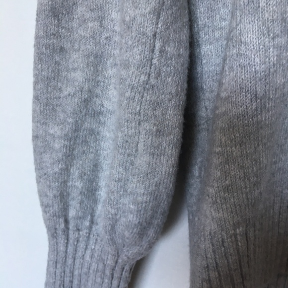 Grey sweater with pearls - Picture 4 of 6